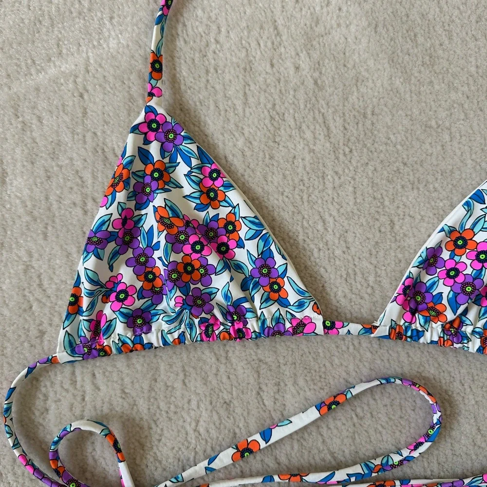 Frankie’s Bikinis Floral Triangle Swim Top size xsmall